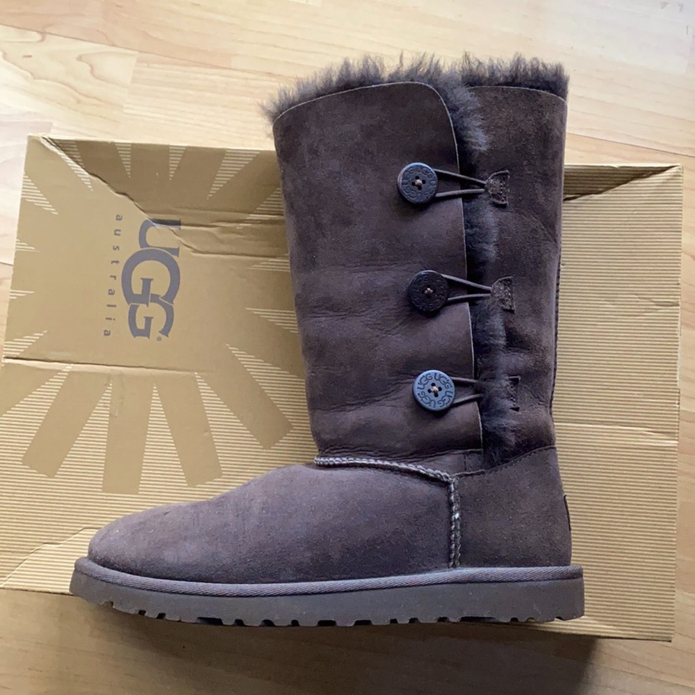 Brown lightly used tall Ugg Boots